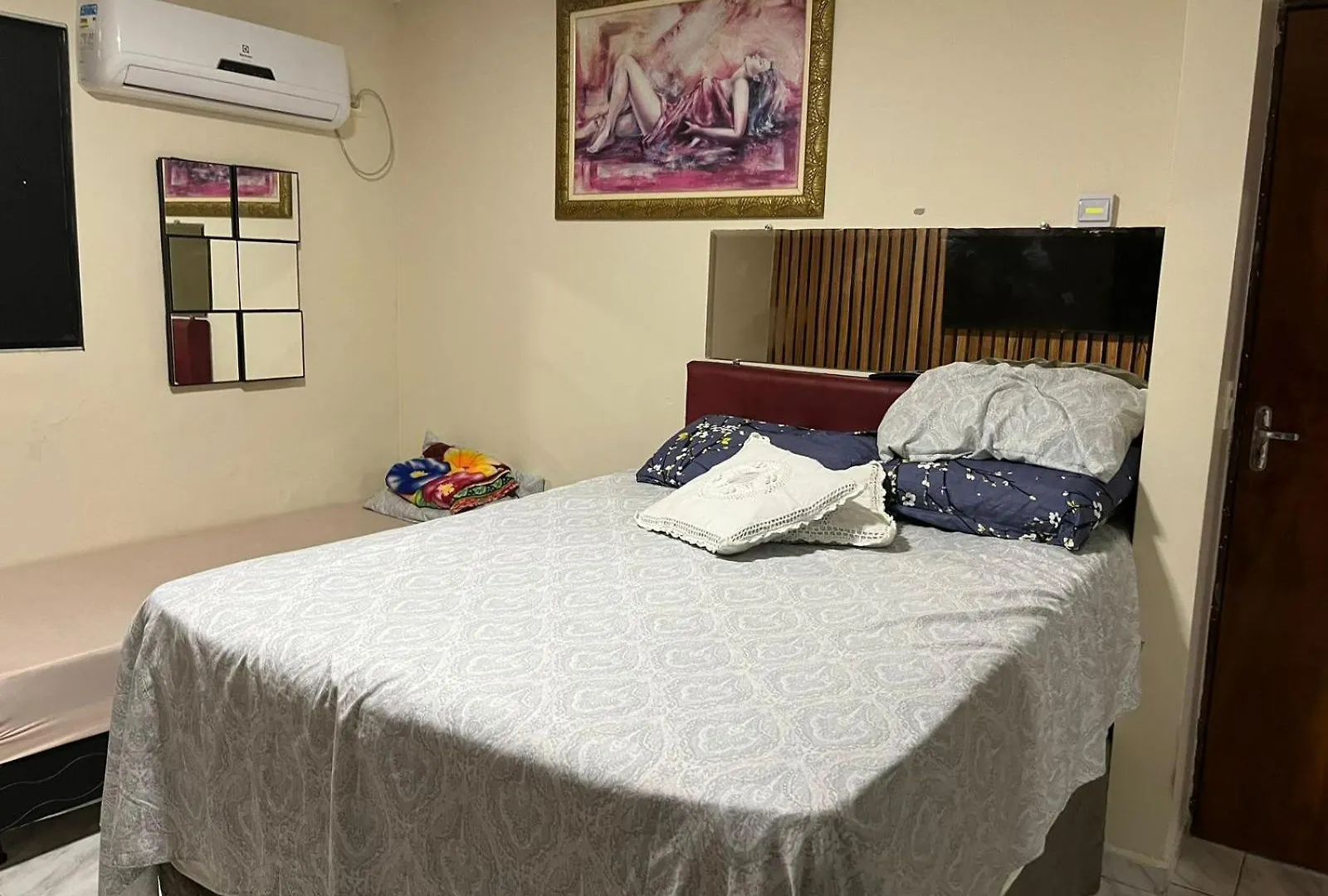Suite & Quarto-Home Stay- Bairro Afogados- Suite Com Banheiro Privativo E Quarto Com Banheiro Social Compartilhado Recife 0*,  Brazil